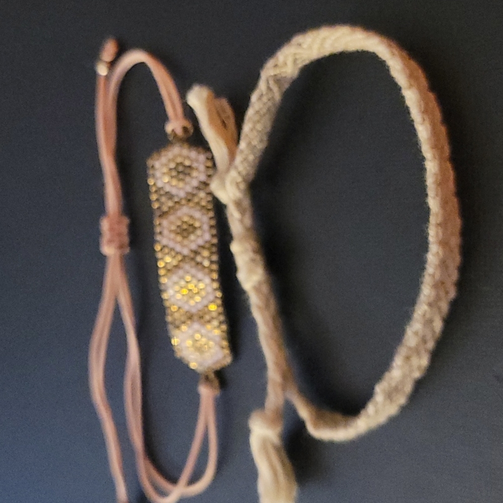 Expandable bracelets